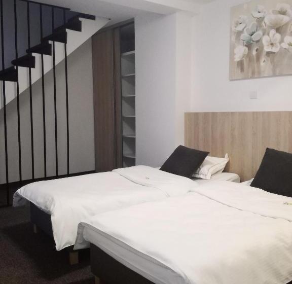 Appartement 1 Chambre, Skala