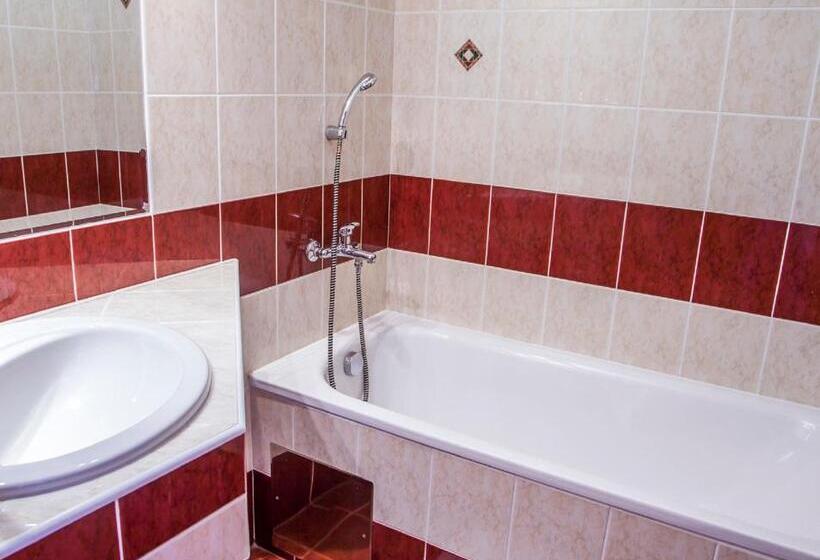 标准间, Sorea Hutník I