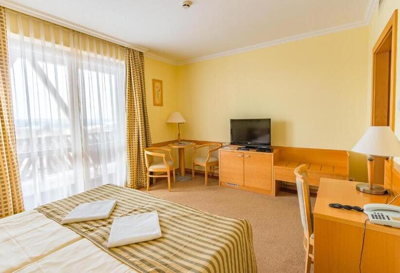 غرفة قياسية مزوَّدة بشُرفة, Szalajka Liget Hotel és Apartmanházak