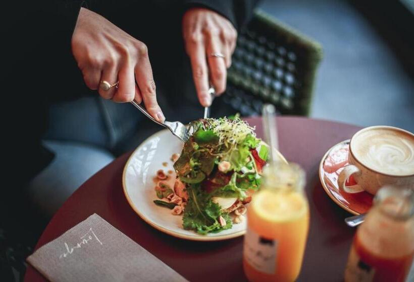 Standaard Éénpersoonskamer, The Circus