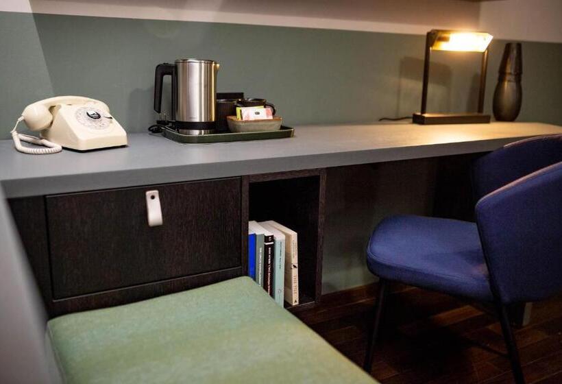 StandaardKamer, The Circus