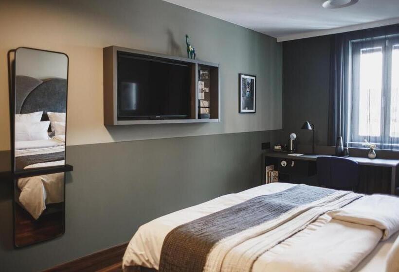 StandaardKamer, The Circus