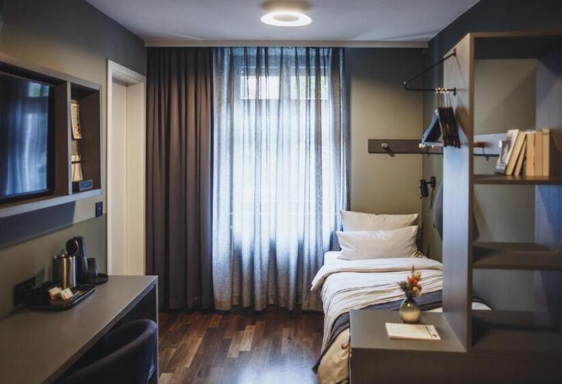 StandaardKamer, The Circus