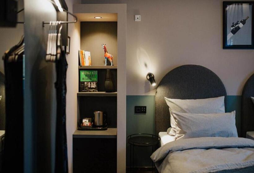 StandaardKamer, The Circus