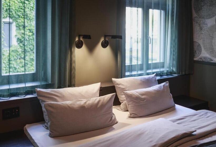 StandaardKamer, The Circus