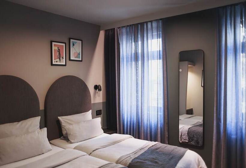 StandaardKamer, The Circus