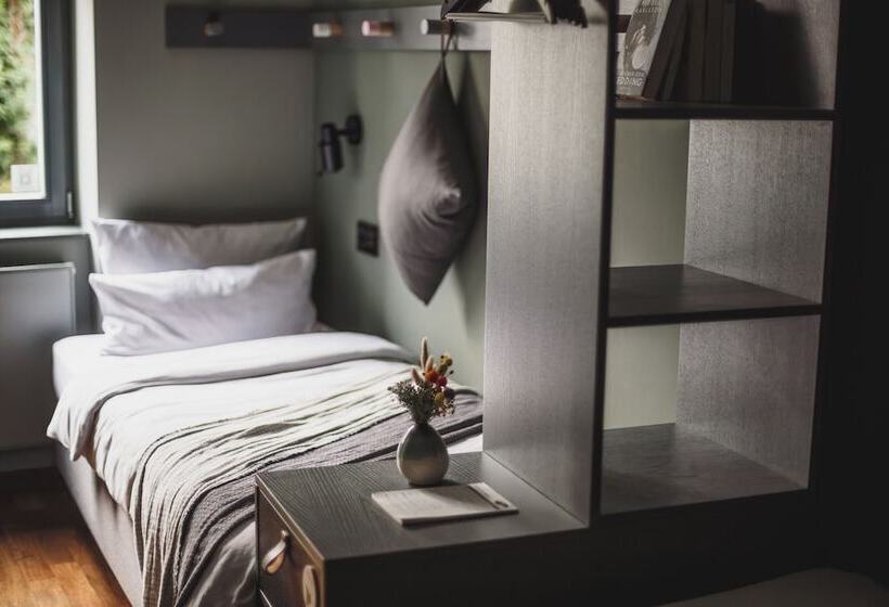 StandaardKamer, The Circus