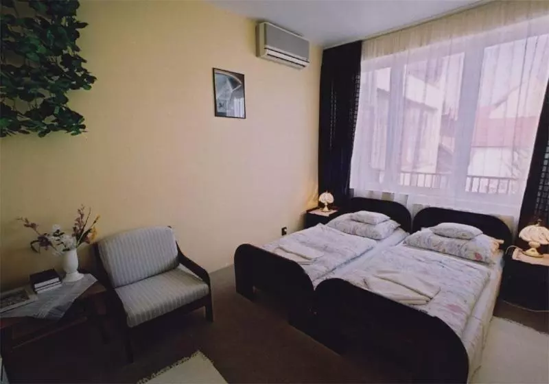 Standard-huone, Uno