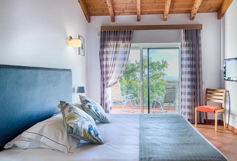 חדר משפחתי, Vilafoia