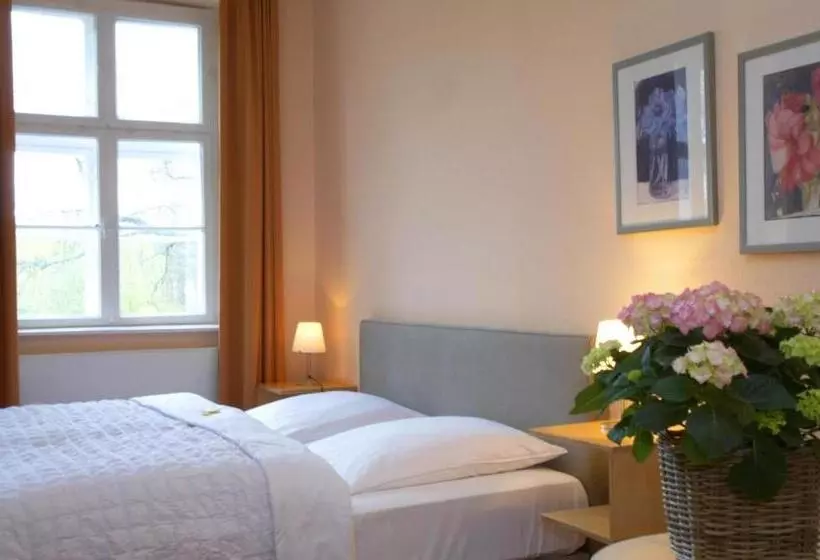 Standard Room, Zollhaus