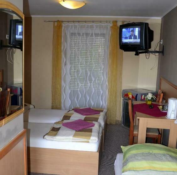 스탠다드 발코니 룸, Zsófia Panzió Pápa