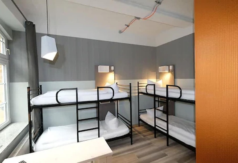 تختخواب در اتاق مشترک, Singer109 Hostel, Hotel & Apartment