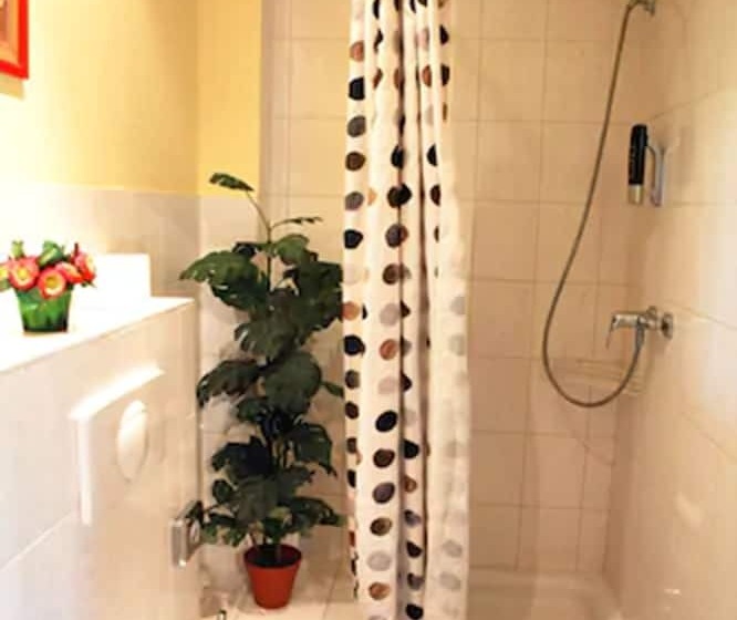 تختخواب در اتاق مشترک, Singer109 Hostel, Hotel & Apartment