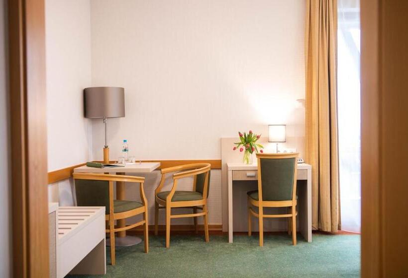Номер Стандарт с Балконом, Szalajka Liget Hotel és Apartmanházak