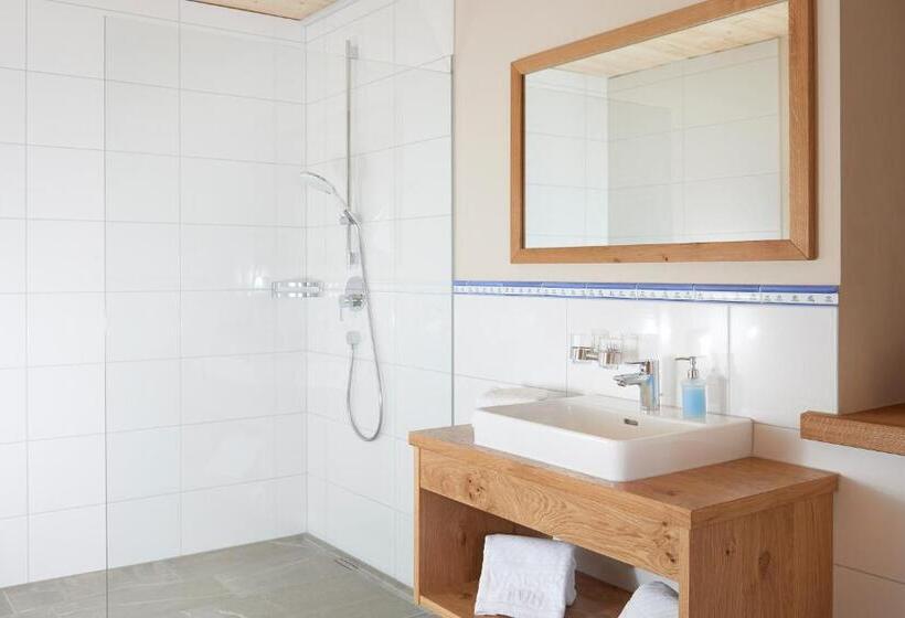 جناح مطلّ علي الجبل, Biohotel Walser Stuba