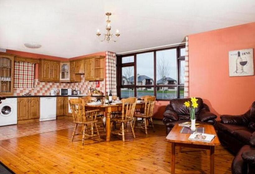 Апартаменты 4 Спальни, Gold Coast Resort Dungarvan