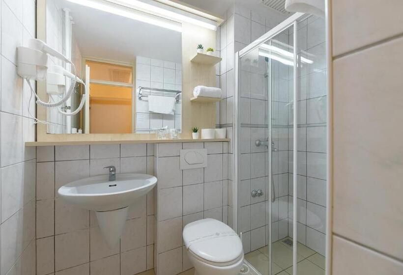 اتاق استاندارد با بالکن, Family Hotel Adria   All Inclusive