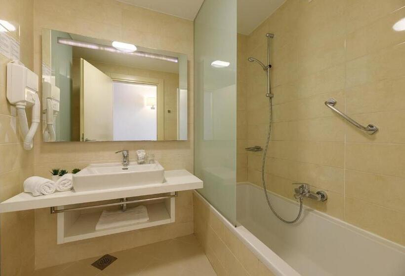 트리플 클래식 룸, Family Hotel Adria   All Inclusive