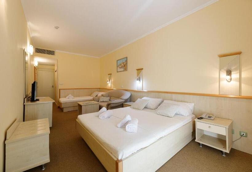 스탠다드 트리플 발코니 룸, Family Hotel Adria   All Inclusive