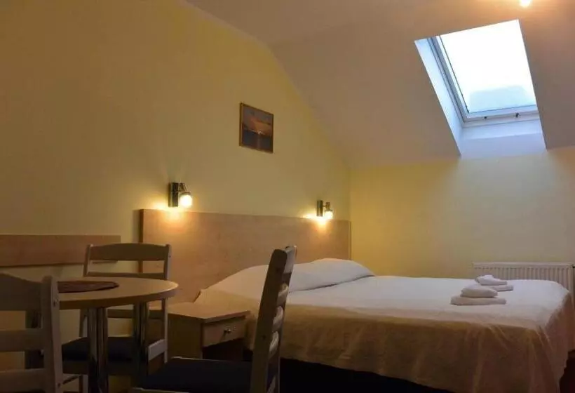 Habitación Estándar, Alba