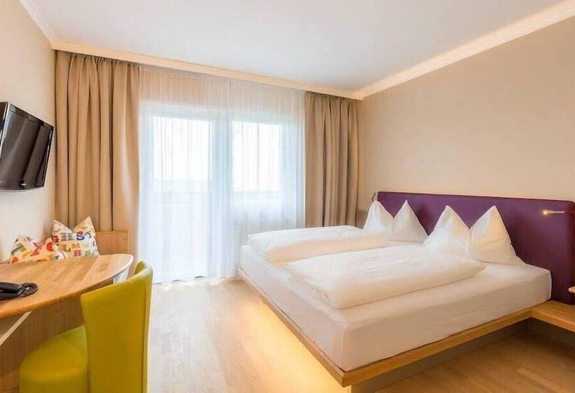 Семейный Номер, All In Red Thermen