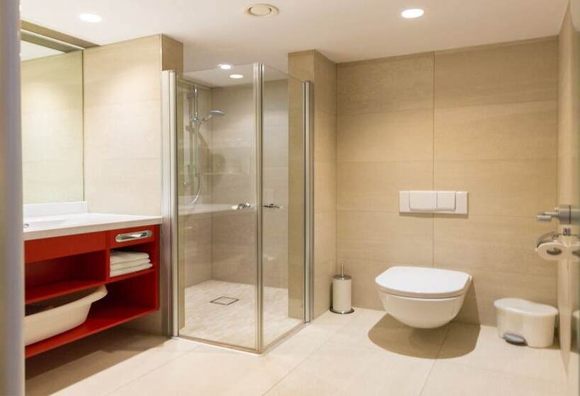 Семейный Номер, All In Red Thermen