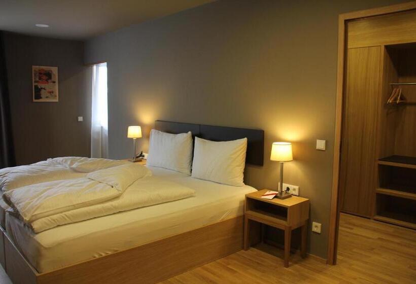 컴포트 룸, Am Garnmarkt