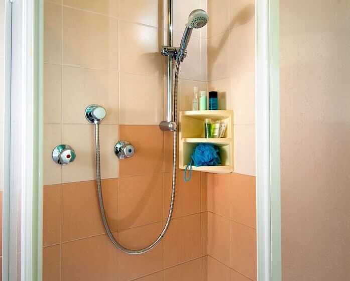 스탠다드 트리플 발코니 룸, Diana