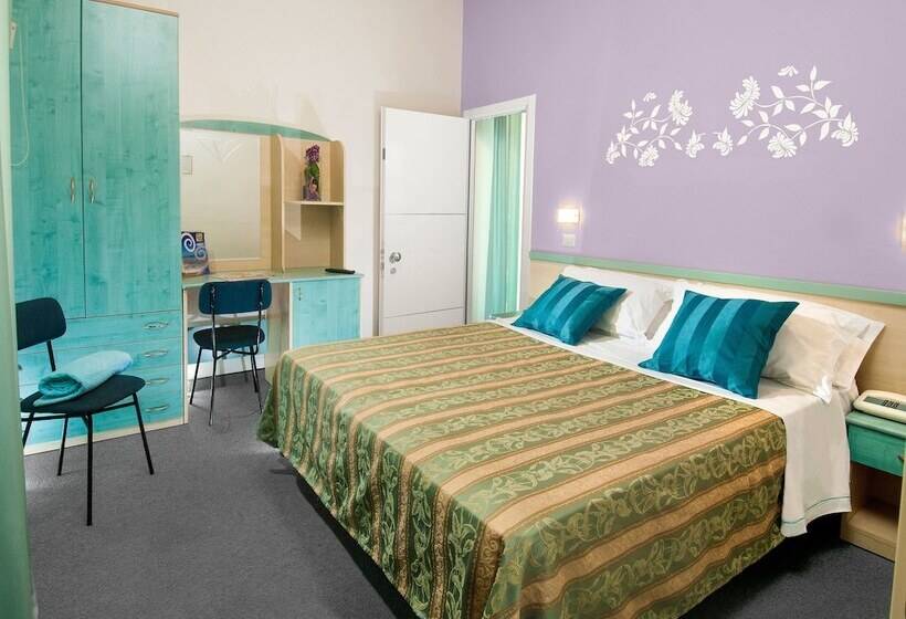 스탠다드 트리플 발코니 룸, Diana