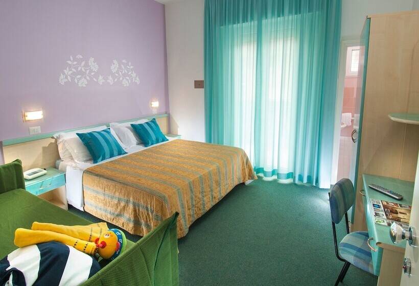 발코니가 있는 4인용 스탠다드 룸, Diana