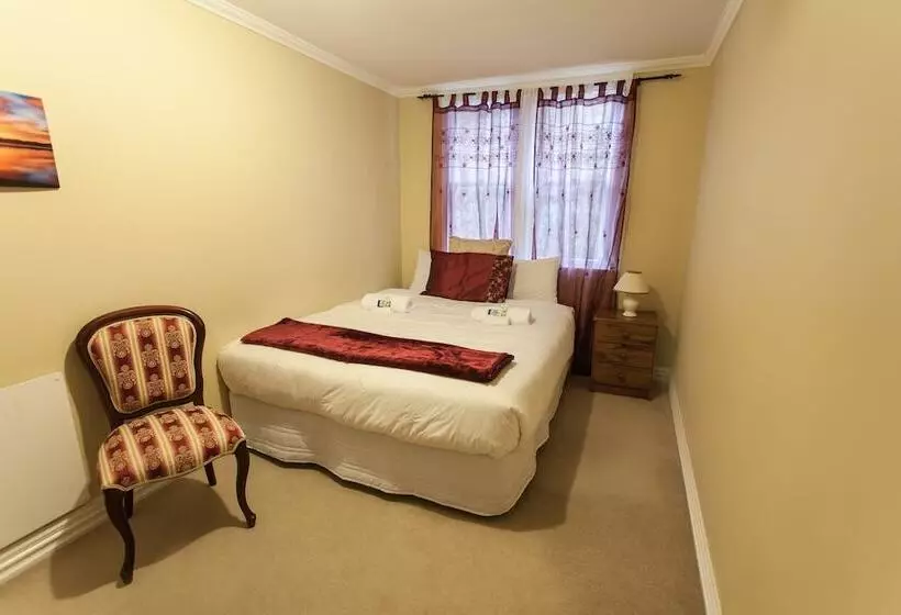 Basic Yhden Hengen Huone Jaettu Kylpyhuone, Fellworth House For Solo Travellers