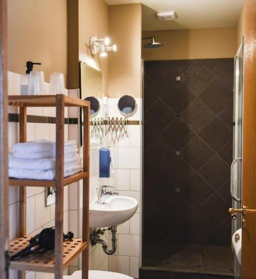 اتاق سوپریور با چشمانداز دریا, Latrabjarg