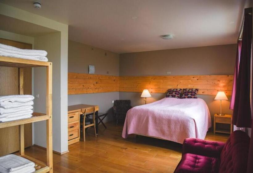 اتاق سوپریور با چشمانداز دریا, Latrabjarg