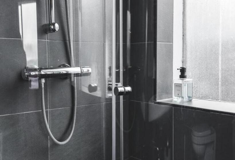 اتاق سوپریور با چشمانداز دریا, Latrabjarg