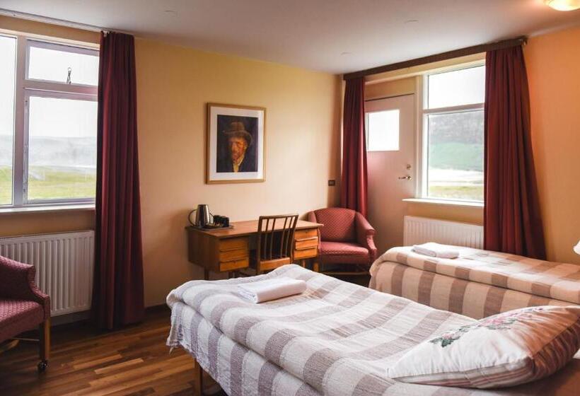 سوییت خانوادگی, Latrabjarg