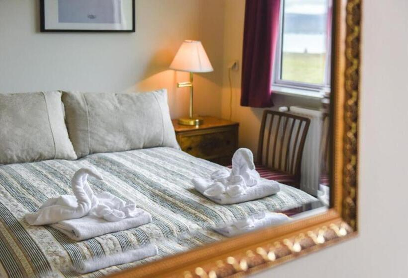 اتاق استاندارد با چشمانداز کوهستان, Latrabjarg