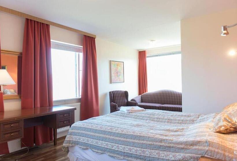 اتاق سوپریور با چشمانداز دریا, Latrabjarg