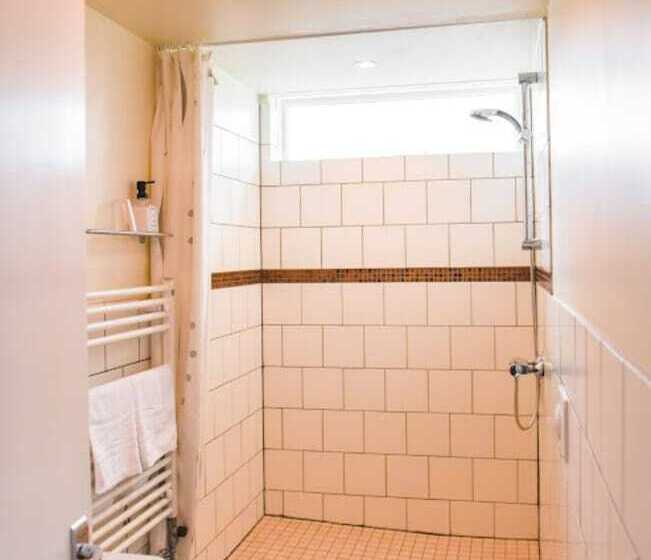 سوییت خانوادگی, Latrabjarg