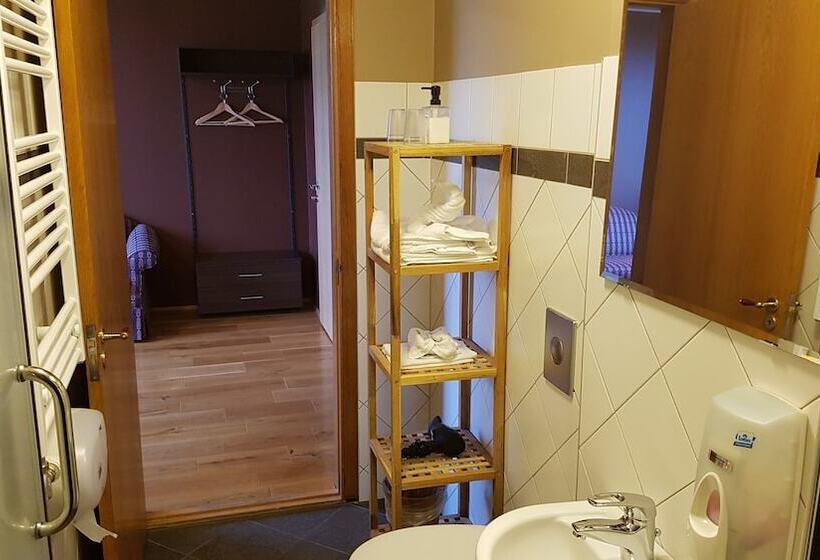 سوییت خانوادگی, Latrabjarg