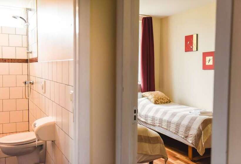 سوییت خانوادگی, Latrabjarg