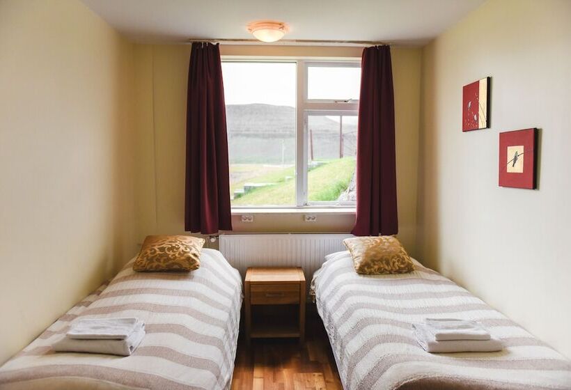 سوییت خانوادگی, Latrabjarg