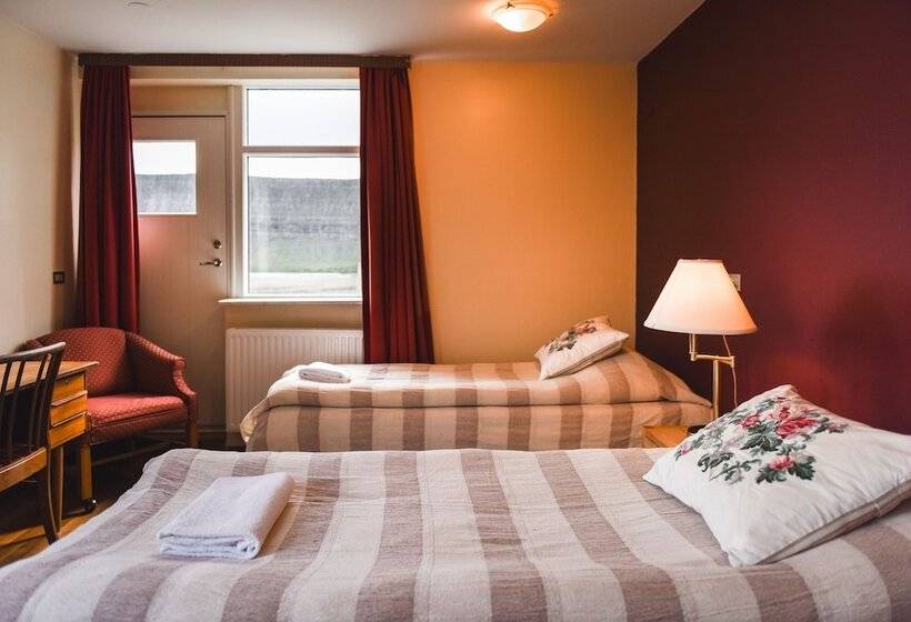 سوییت خانوادگی, Latrabjarg