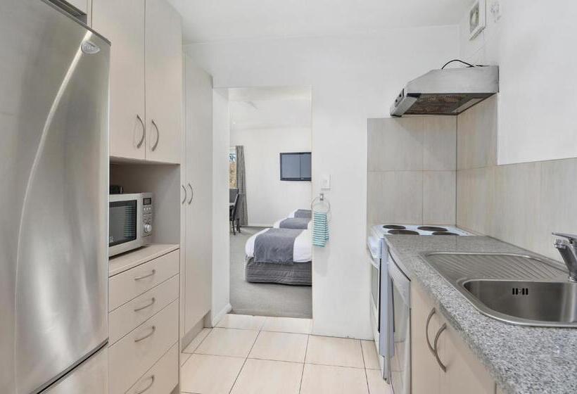 패밀리 스위트, Poenamo