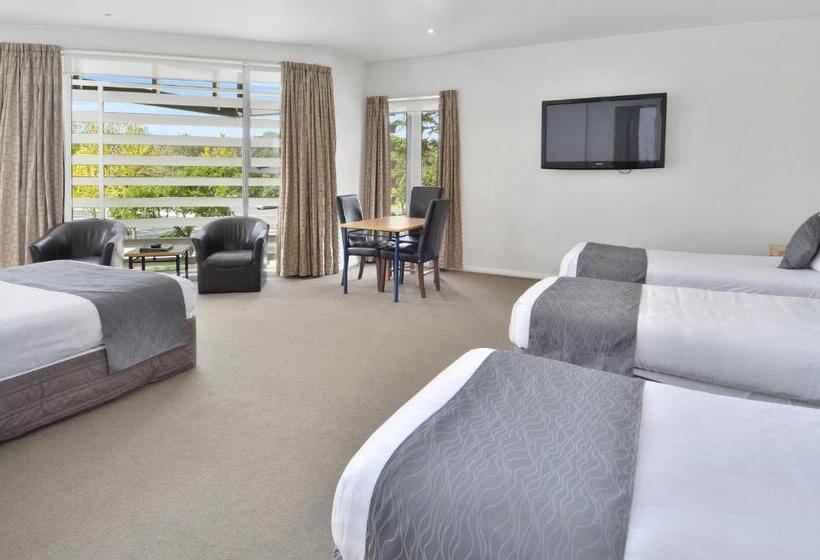 패밀리 스위트, Poenamo