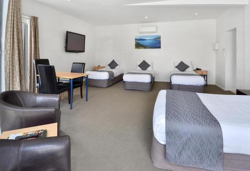 패밀리 스위트, Poenamo