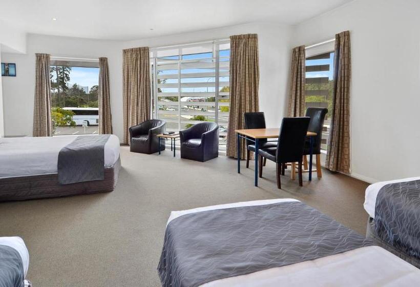 패밀리 스위트, Poenamo