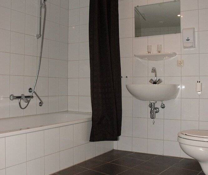 اتاق عادی, Puur