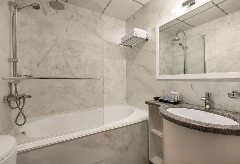 小型套房, Ramada By Wyndham Bishkek Centre
