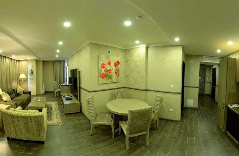 سوییت جونیور, Ramada By Wyndham Bishkek Centre