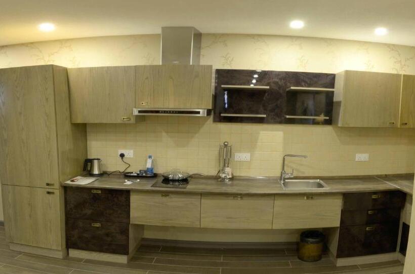 سوییت جونیور, Ramada By Wyndham Bishkek Centre